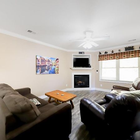The Bears Den Apartment Helen Luaran gambar