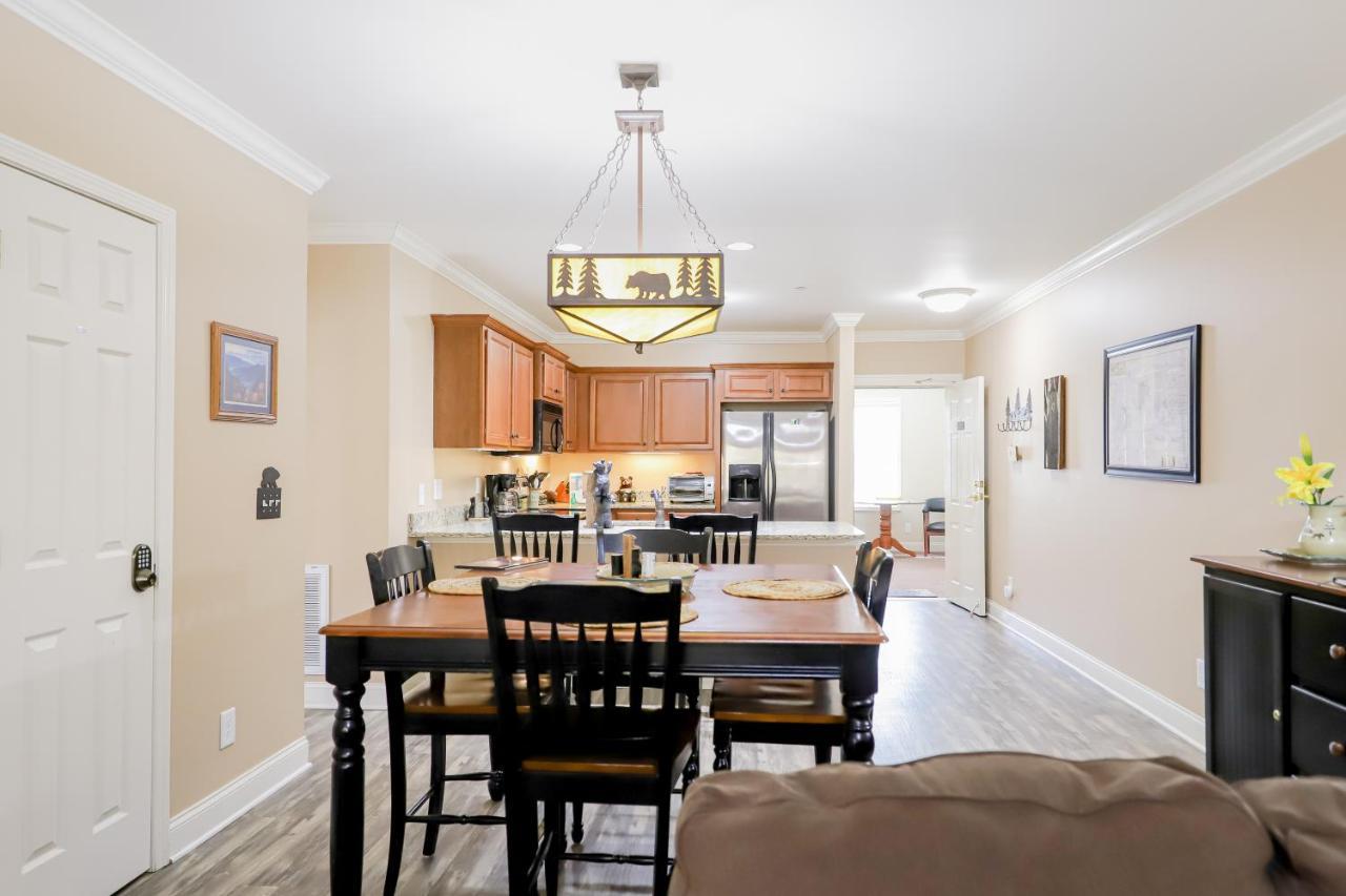 The Bears Den Apartment Helen Luaran gambar