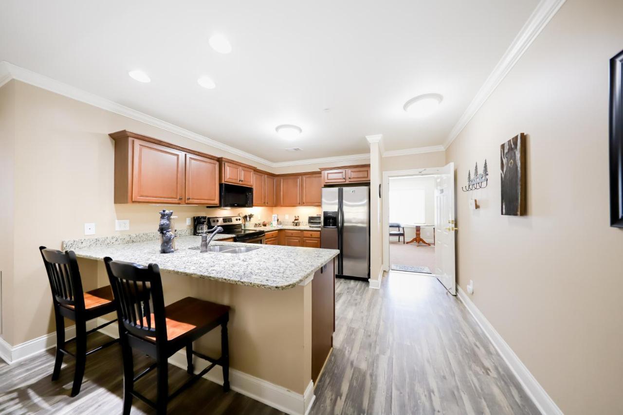 The Bears Den Apartment Helen Luaran gambar