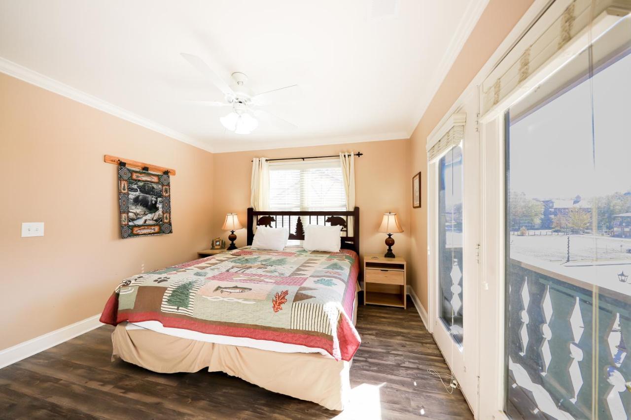 The Bears Den Apartment Helen Luaran gambar