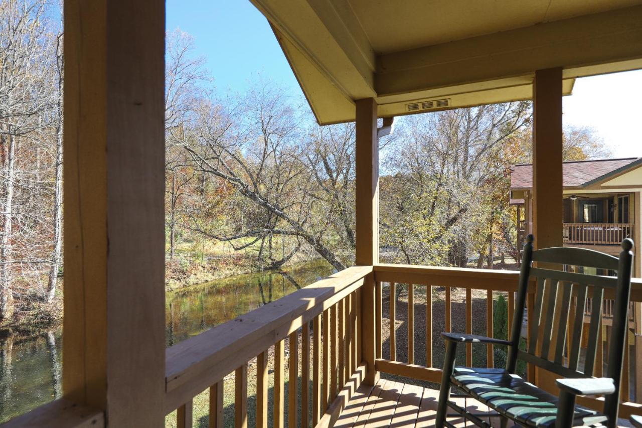 The Bears Den Apartment Helen Luaran gambar